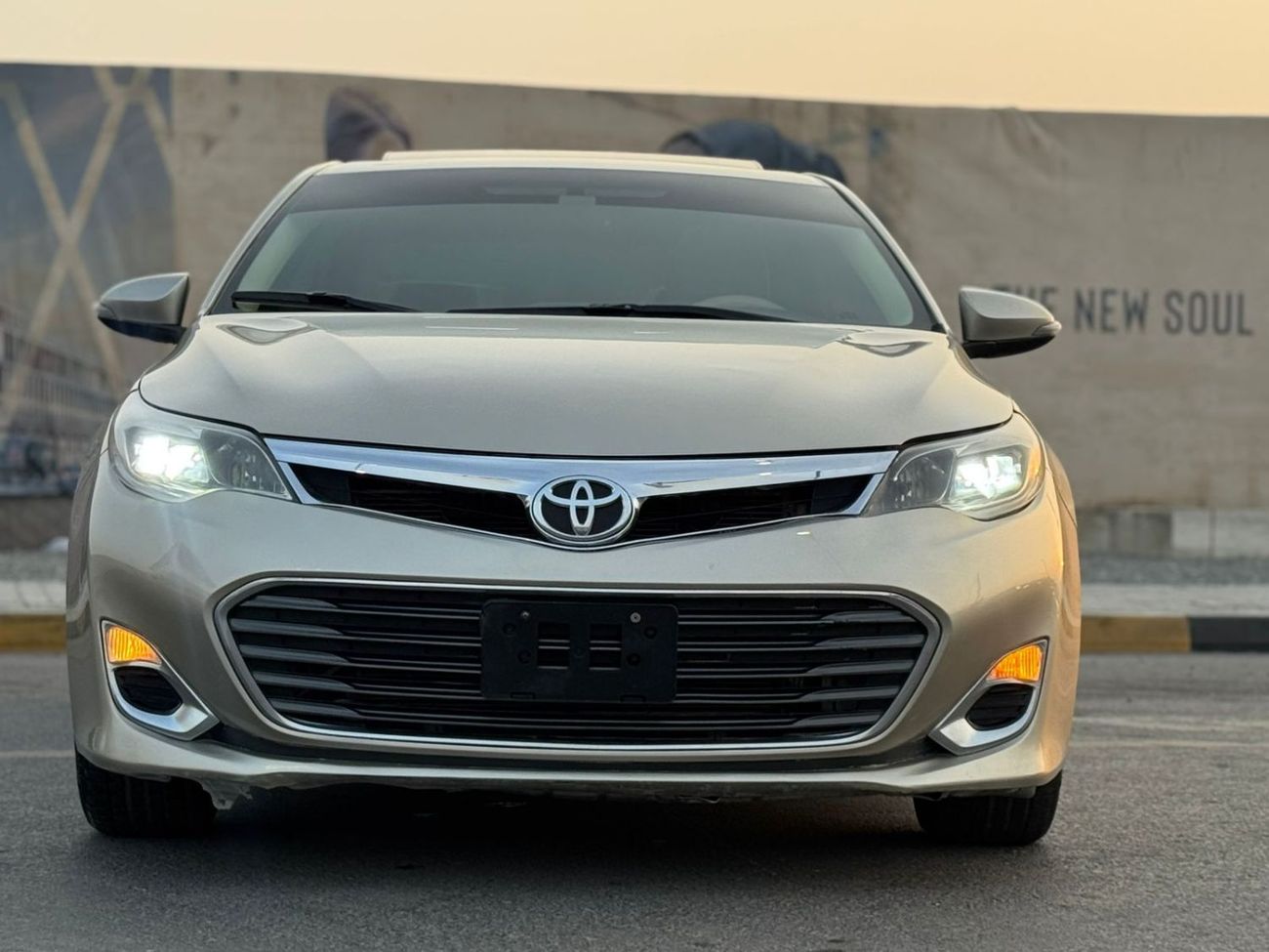 Toyota Avalon XLE 3.5L full option, limited