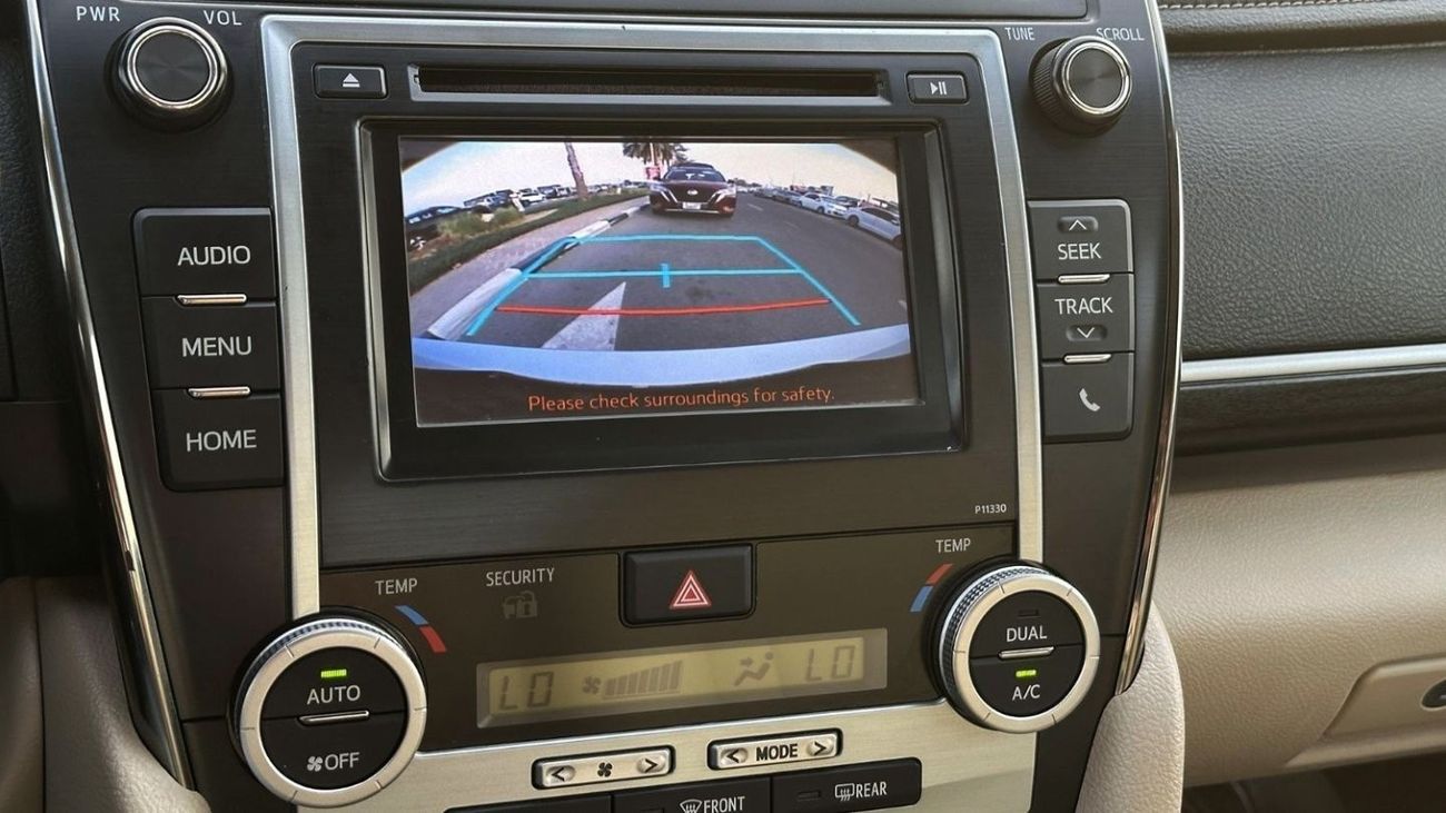 تويوتا كامري Platinum | 2.5L Petrol | GCC | Full Service History