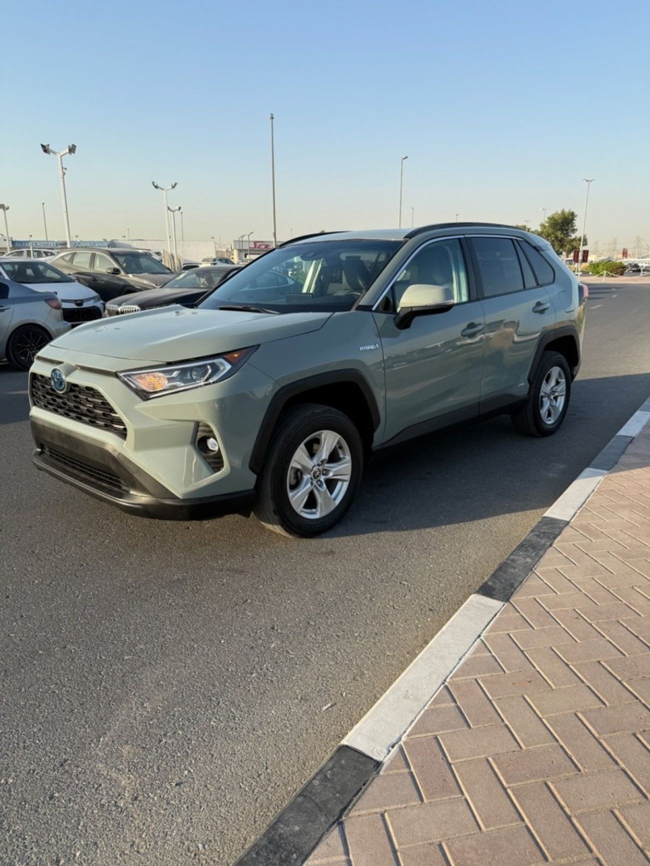 تويوتا راف ٤ XLE 2.5L