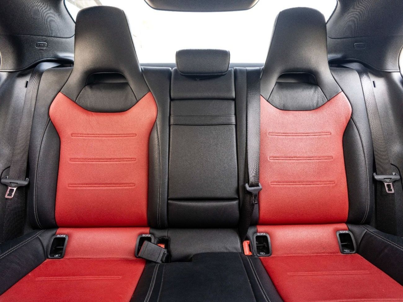 Mercedes-Benz CLA 250 Std 2.0L (221 HP)