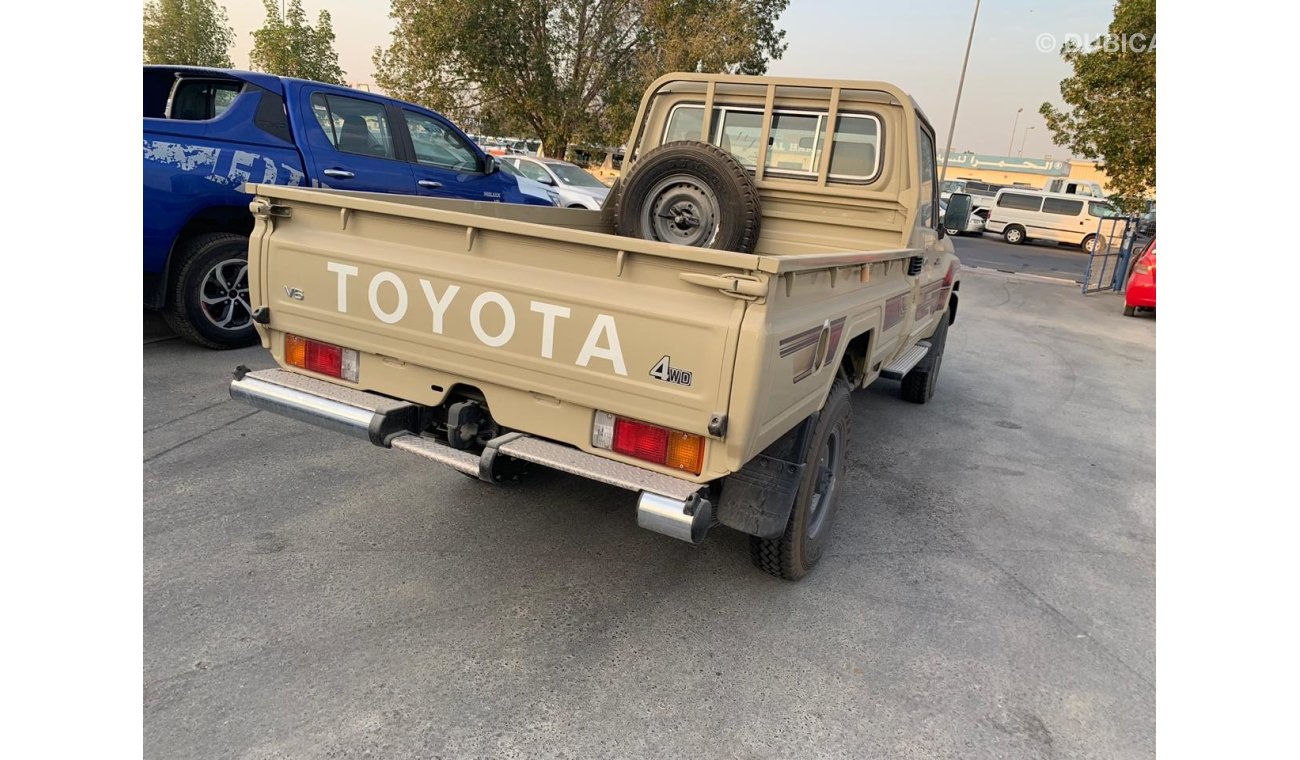 Toyota Land Cruiser Pick Up