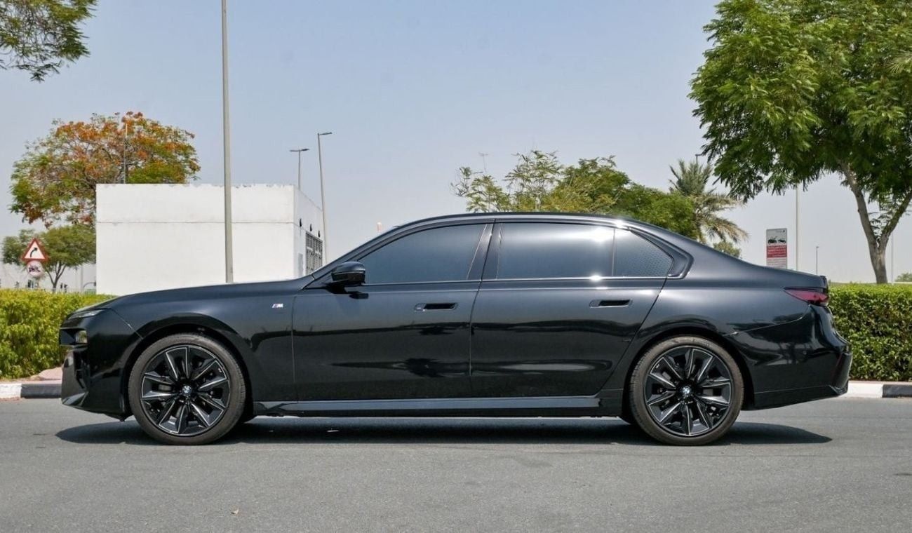 BMW 740Li BMW 740i 2023 Excellent Condition with 5 Years Dealer Warranty and Service contract AGMC