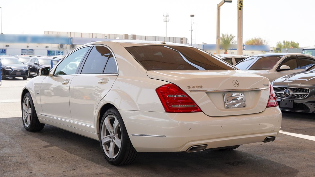 Mercedes-Benz S 400