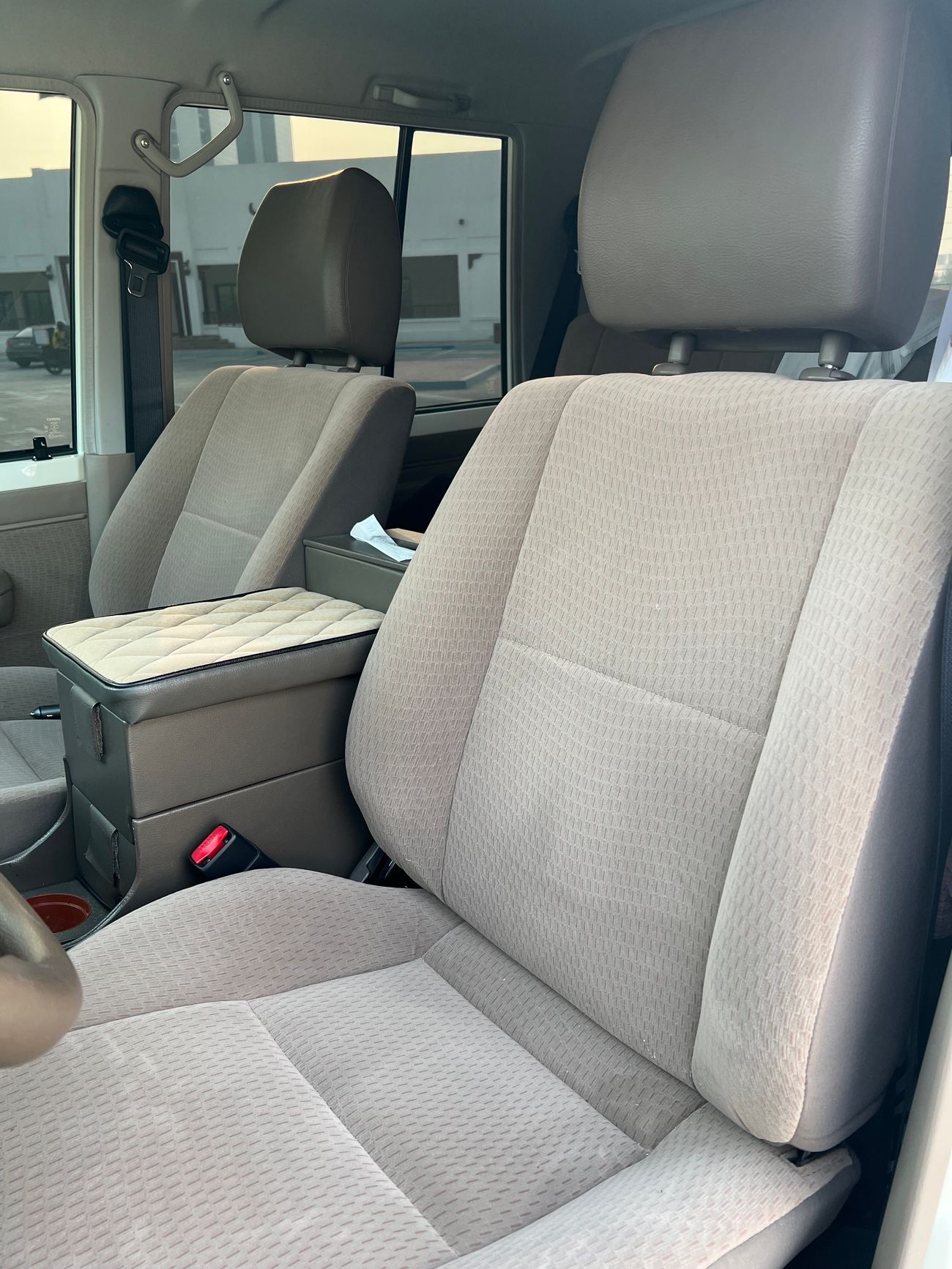 تويوتا لاند كروزر 70