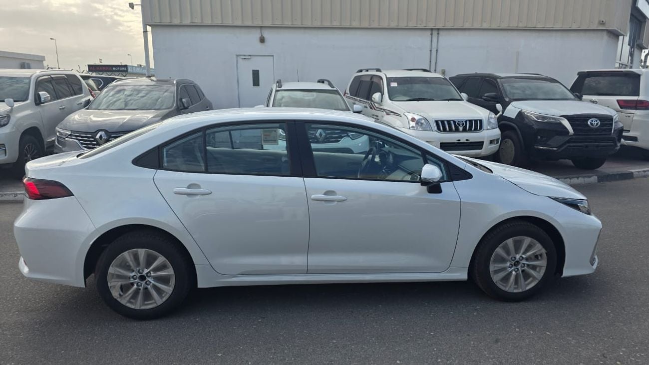 تويوتا كورولا TOYOTA COROLLA 1.8 AT WITH SUNROOF WHITE 2024
