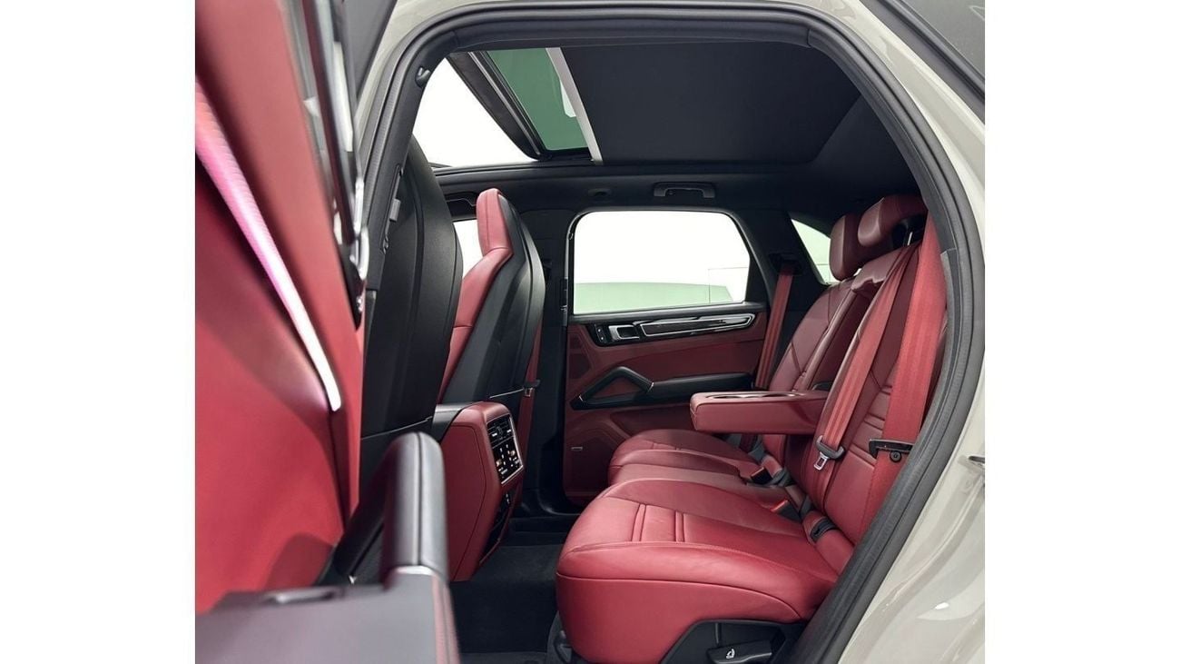 بورش كايان 2022 Porsche Cayenne S Platinum Edition, 2025 Porsche Warranty, Full Porsche Service History, GCC