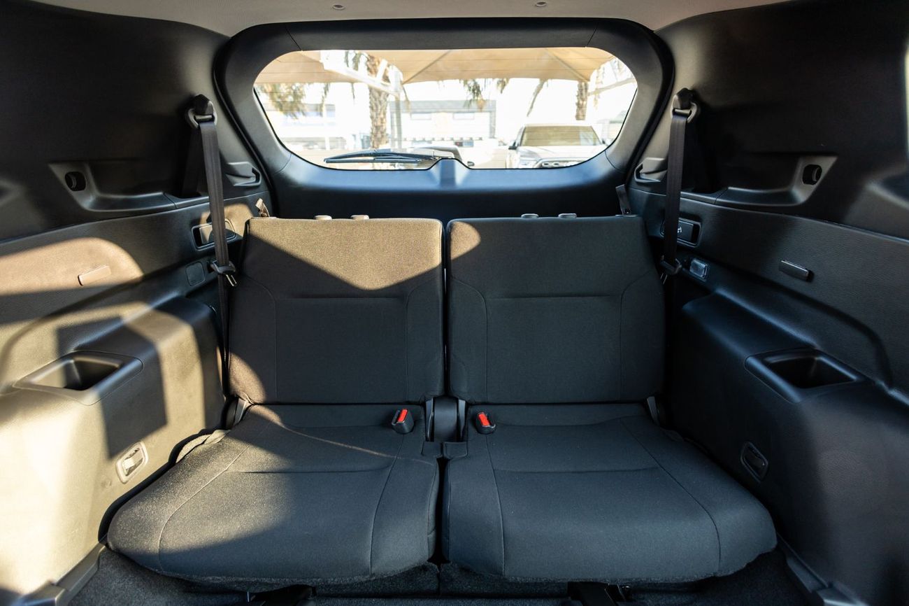 Mitsubishi Outlander GLX Basic 2.4L (7 Seater)