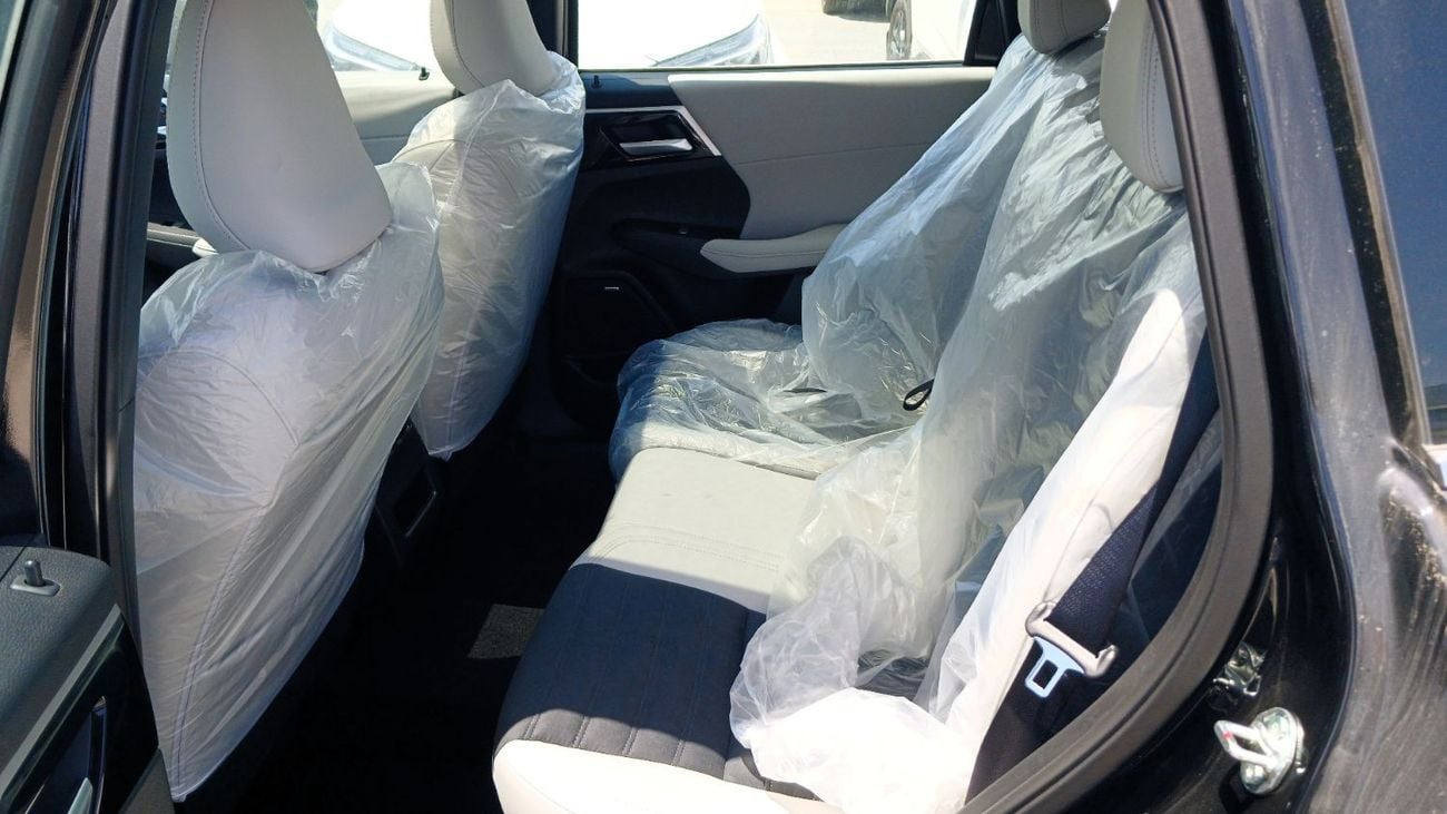 ميتسوبيشي آوتلاندر H Line 2.5L Petrol 4WD 2026YM