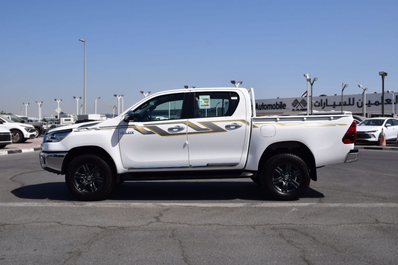 تويوتا هيلوكس 2.7L (4x4) Petrol SR5