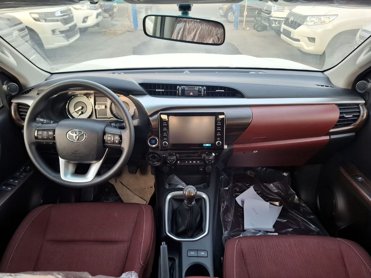 Toyota Hilux Hilux SR5 2.7L 2025 White MT PUSH STRT. Full Petrol (Export Only)