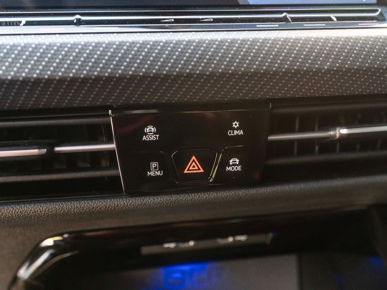 Volkswagen Golf R Base 2.0T