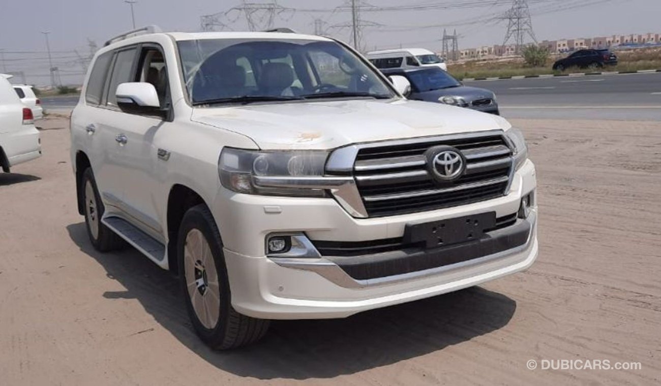 تويوتا لاند كروزر TOYOTA LAND CRUISER 4.6L V8  G/T FULL OPTION MY 2020