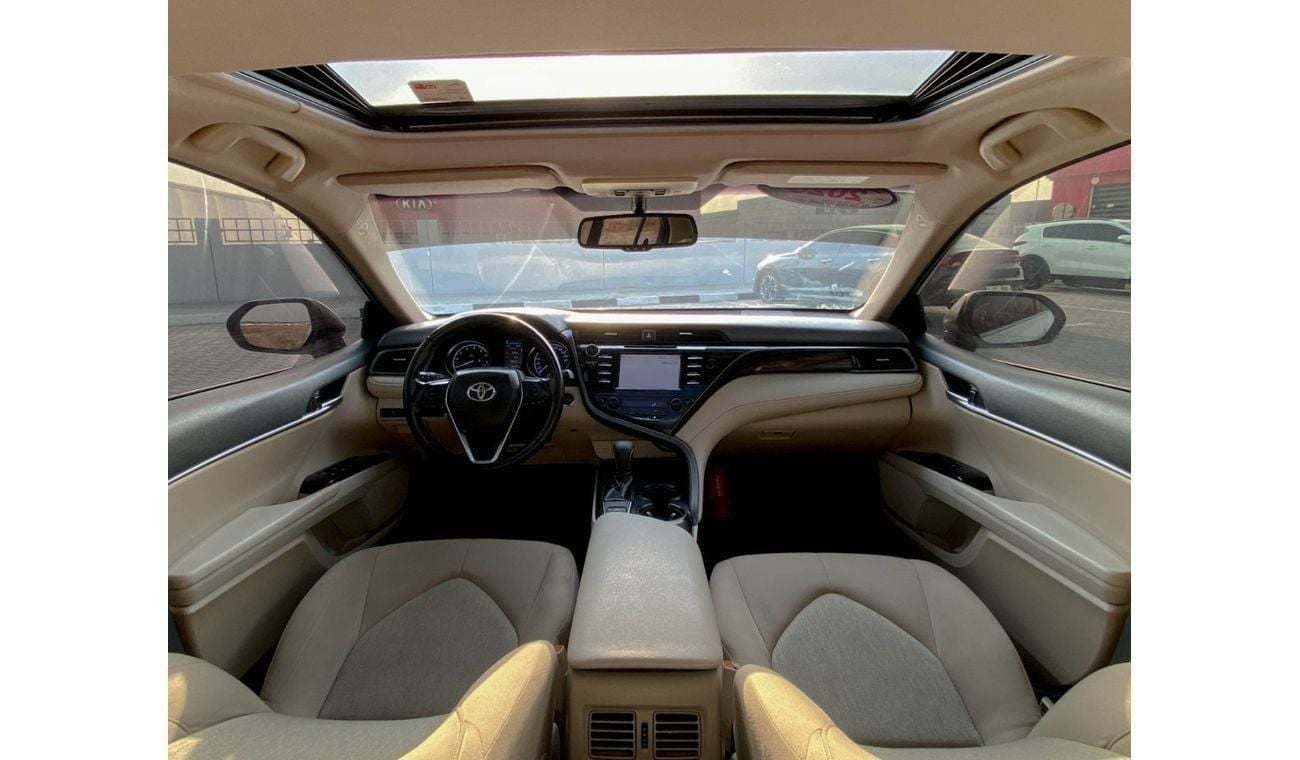 Toyota Camry SE 2.5L (215 HP) Toyota Camry 2020 GCC full option V4 original paint without accident in excellent c