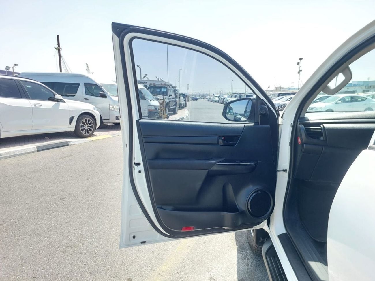 Toyota Hilux DLS TOYOTA HILUX PICKUP RHD 2018 MODEL 2.8 L DIESEL AUTOMATIC(PM16990)