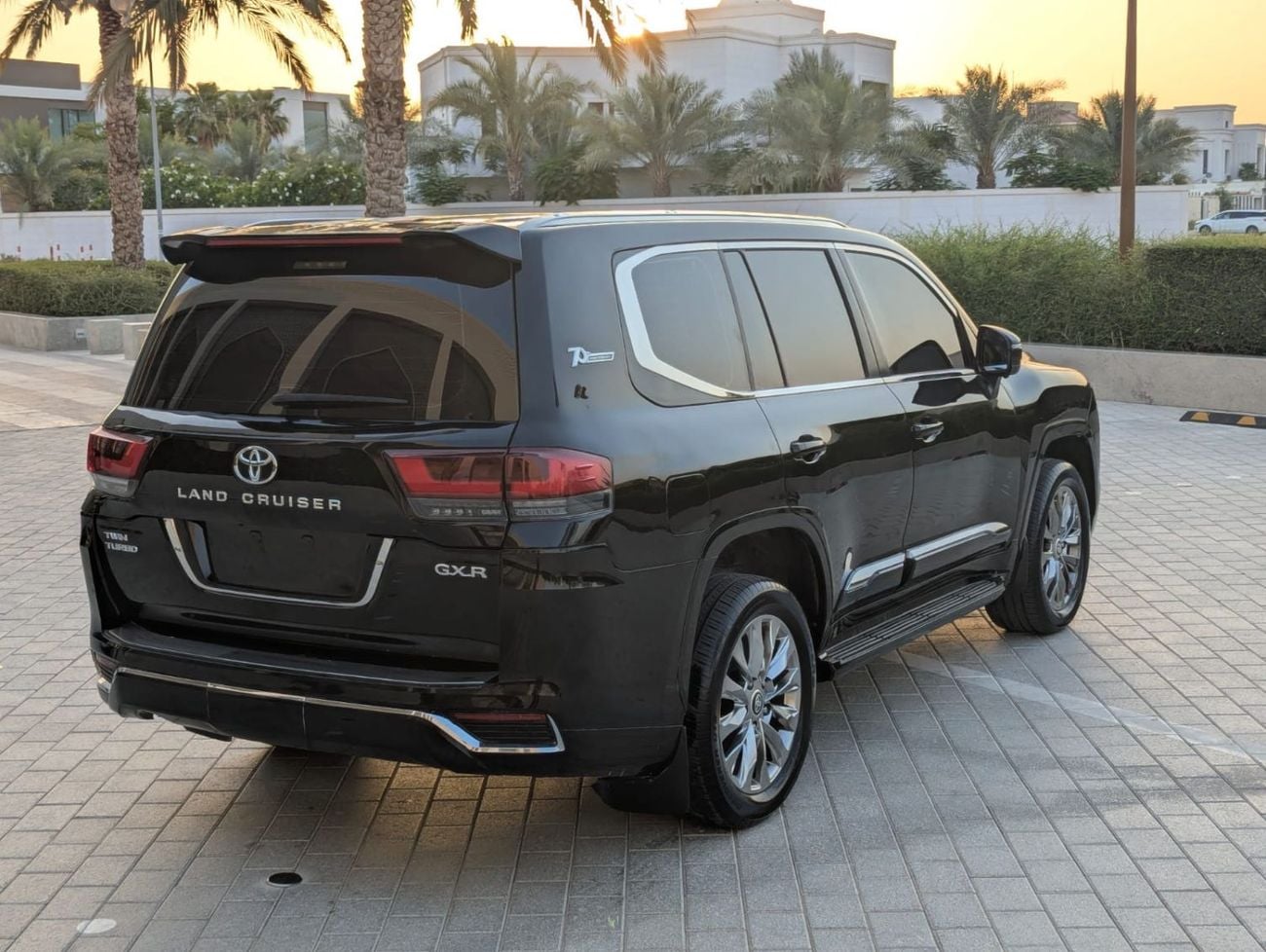 تويوتا لاند كروزر Toyota landcruise 2021Model 4.0L v6 GXR petrol Engine Colour Black push start Transmission Automatic