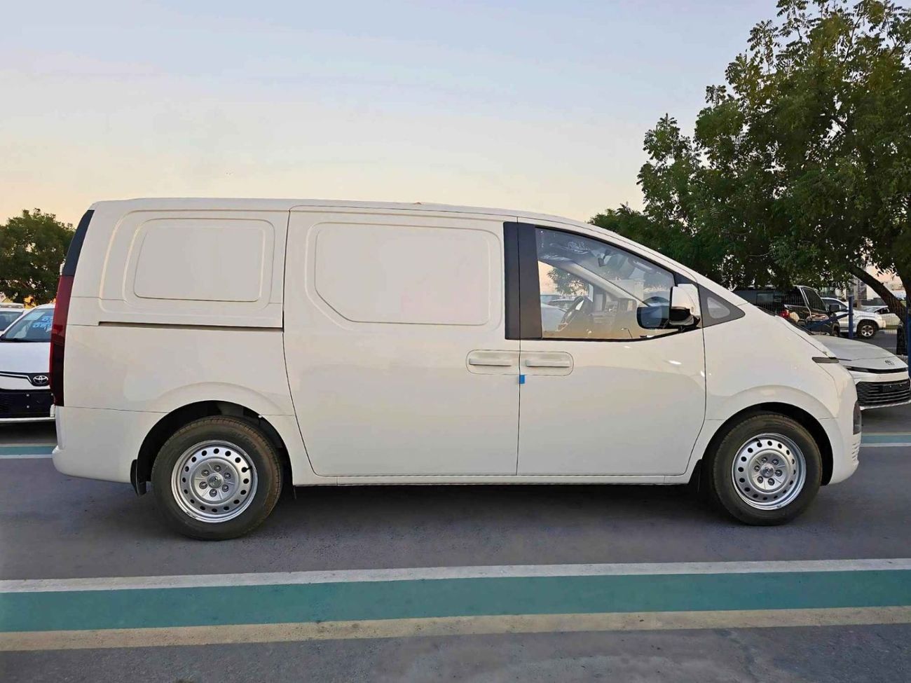 هيونداي ستاريا CARGO | 2.2L V4 DIESEL | MANUAL GEAR BOX | 2 STR (CODE # CARGO)