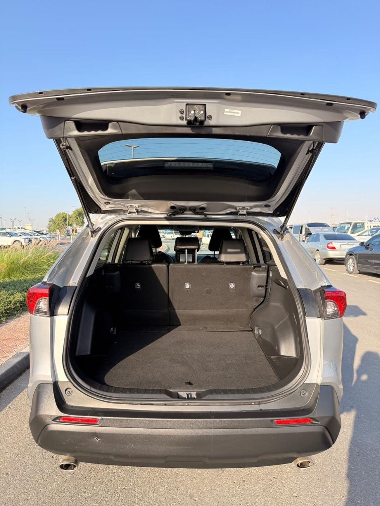 Toyota RAV4 Hybrid XLE 2.5L