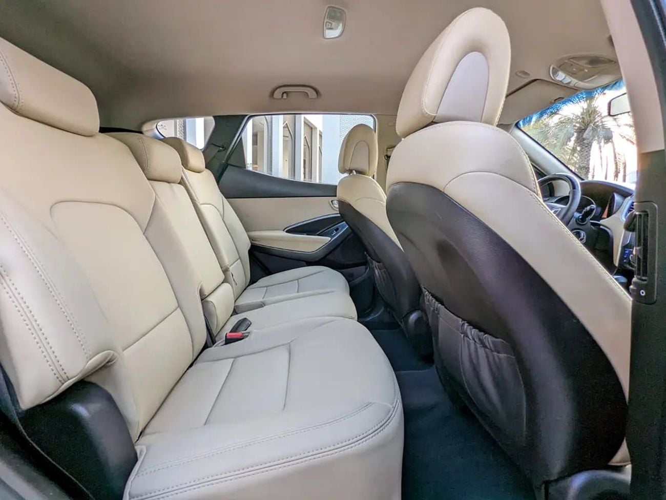 هيونداي سانتا في GCC Mint Condition With Beige Interior Super 7 Seater Family SUV