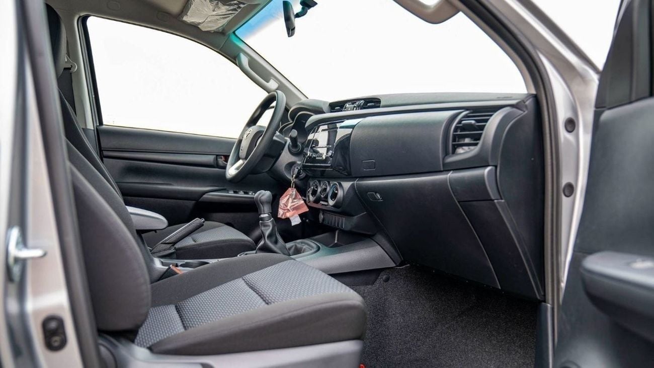 Toyota Hilux GL Hilux SR5 2.4 Diesel mid option MT2025