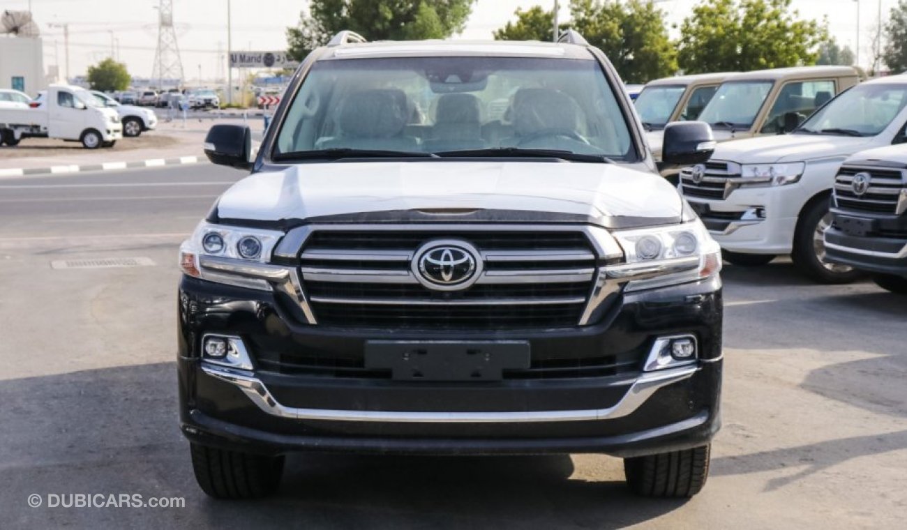 تويوتا لاند كروزر Toyota Land Cruiser VXS V8 5.7L Beige inside full option  الداخلية باللون البيج فل اوبشن