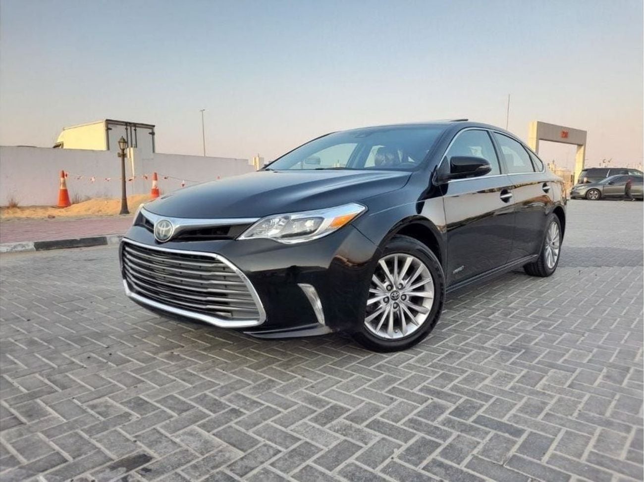 تويوتا افالون Toyota Avalon 2018 limited Hybrid