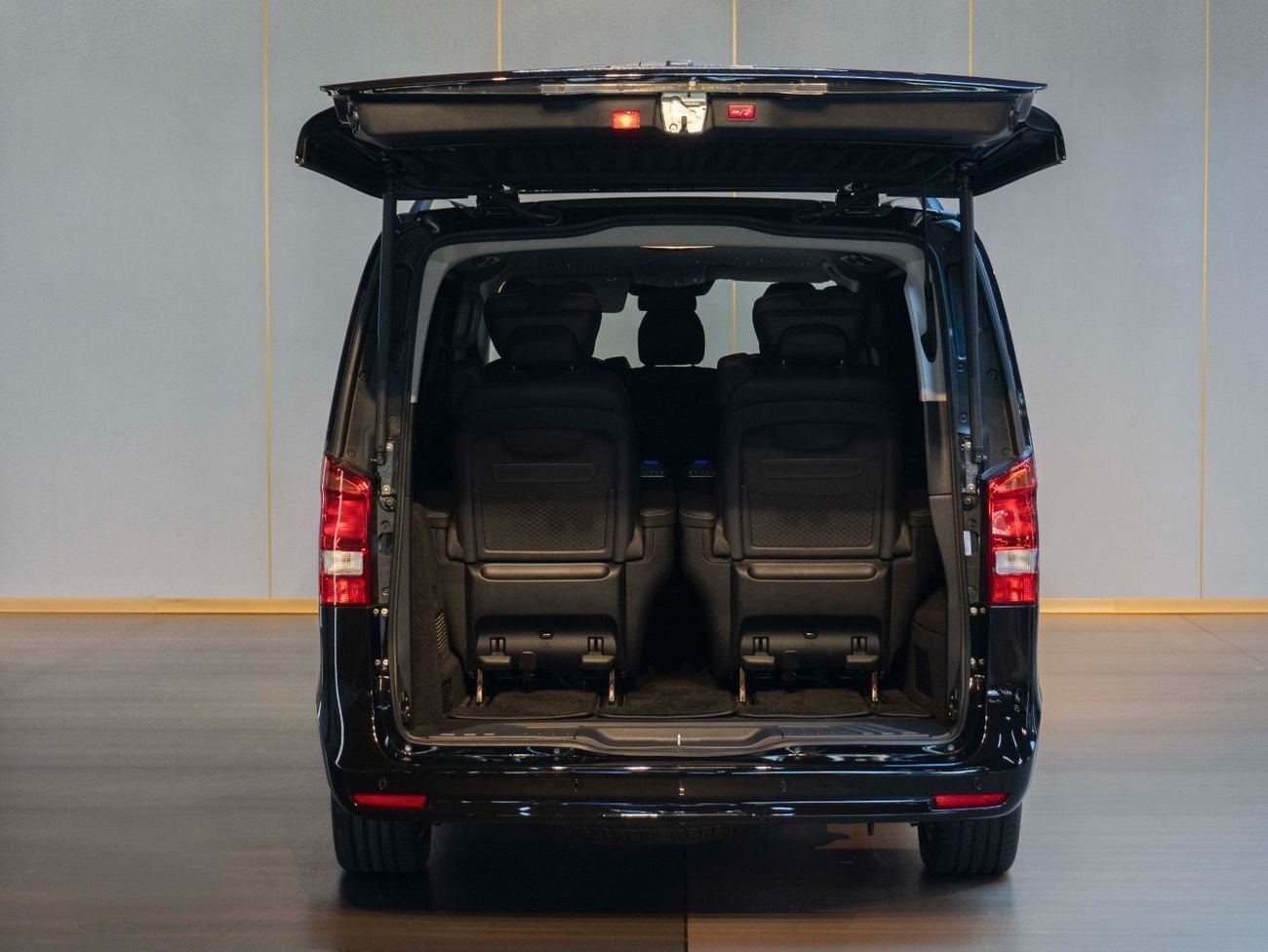 مرسيدس بنز V 300 Built by Barugzai | Agency Warranty | VIP Interior