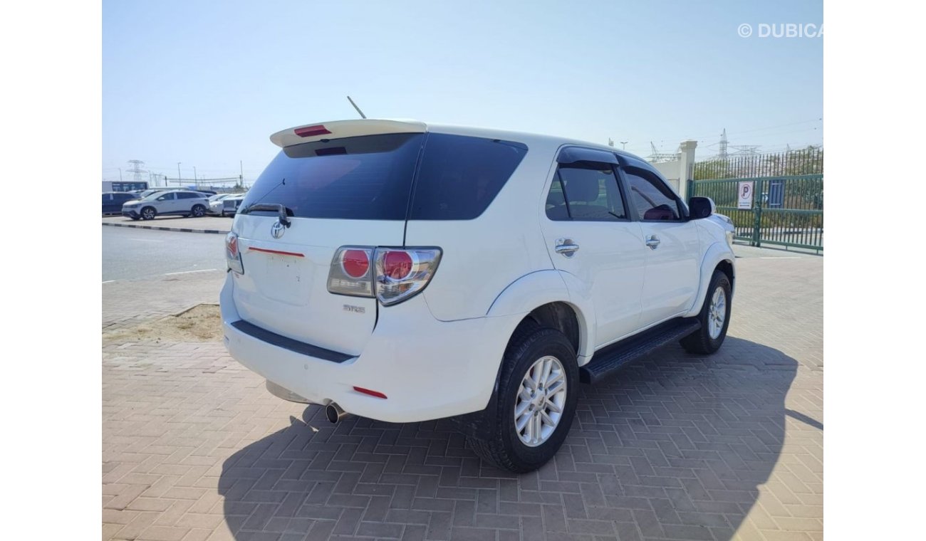 Toyota Fortuner SR5 TOYOTA	FORTUNER 2012- WHITE 	- PETROL	KMS 195970	-LHD- AUTO || MHFYX59G5C8029872 LOCAL /EXPORT.