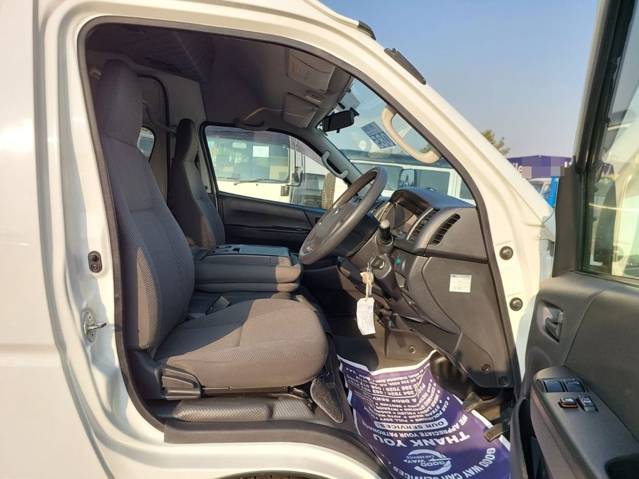 Toyota Hiace TOYOTA HIACE COMMUTER VAN RHD 2015 MODEL 2.7 L PETROL AUTOMATIC(PM54137)