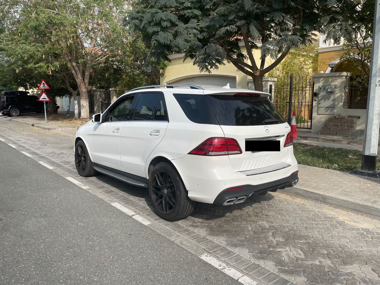 Mercedes Benz GLE 400 3.0L - 6 cyl - SUV/Crossover - AWD - 5 seats - 5 doors