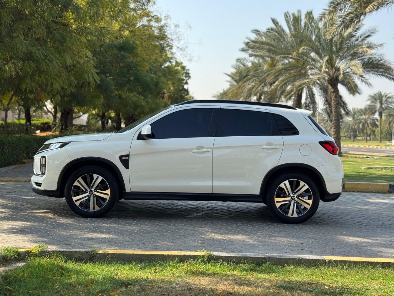 ميتسوبيشي ASX Mid 2.0L AWD