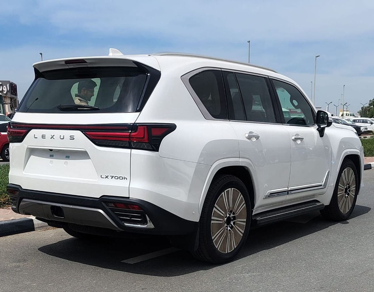 Lexus LX 700h LEXUS LX700h SIGNATURE - 3.5L - HYB - AT - 2025 MY