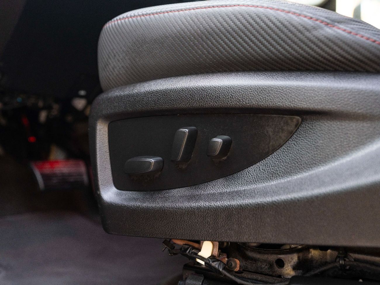 جي أم سي سييرا 5.3L V8 AT4 Crew Cab (AWD)