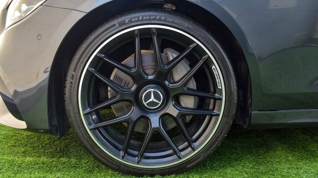 Mercedes-Benz E 350 2.0L  Rear-Wheel Drive