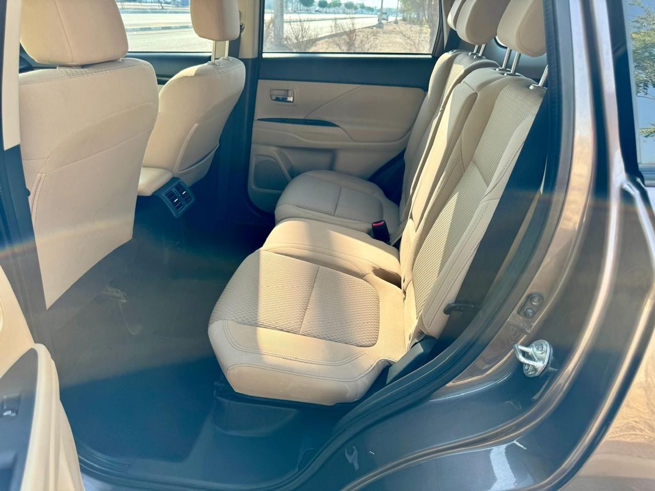 ميتسوبيشي آوتلاندر GLX High 2.4L 850-Monthly l GCC l Cruise, 4wd, GPS l Accident Free