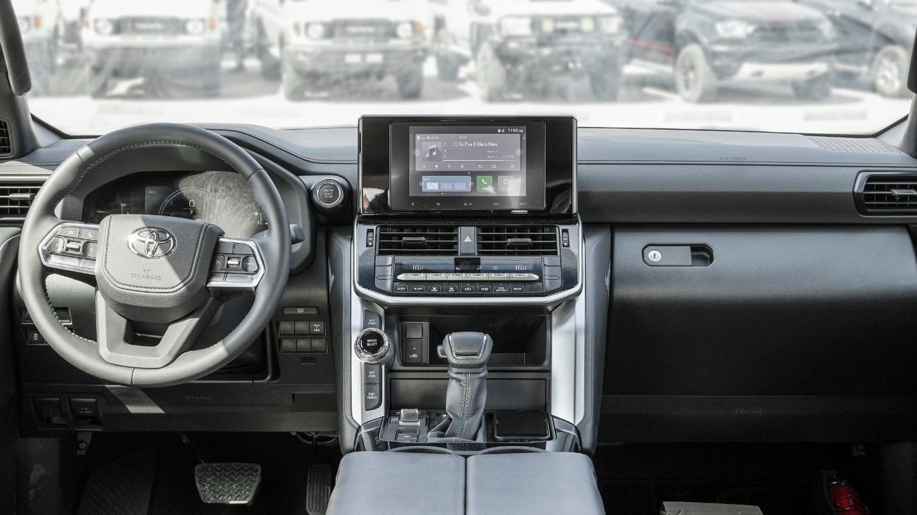 تويوتا لاند كروزر 2026 Toyota Land Cruiser GXR 4.0L AT Petrol (White-Black)