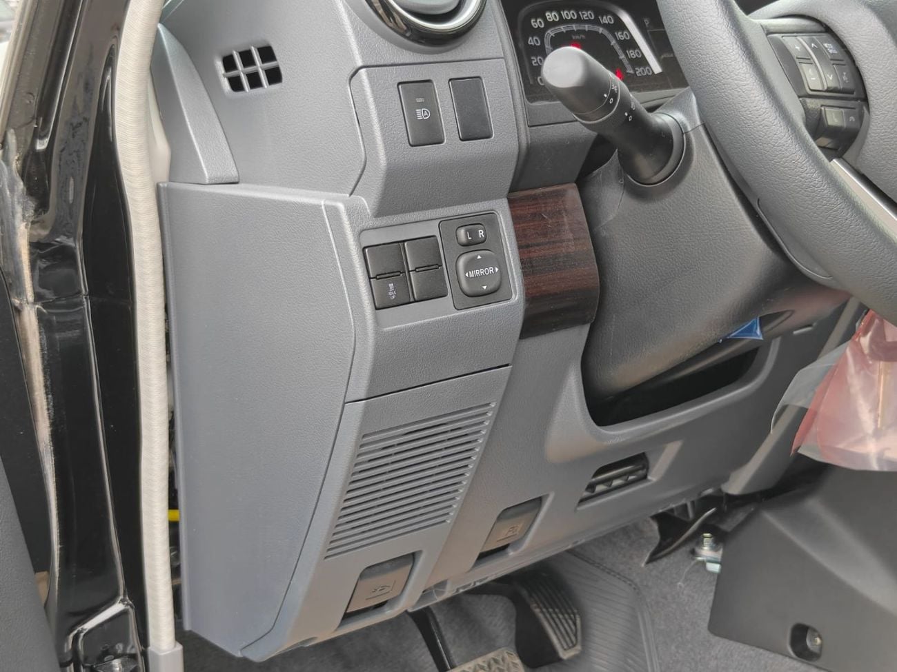 تويوتا لاند كروزر 70 Toyota Land Cruiser 70 2026 TOYOTA LC 76 2.8L DIESEL 4WD GCC SPEC