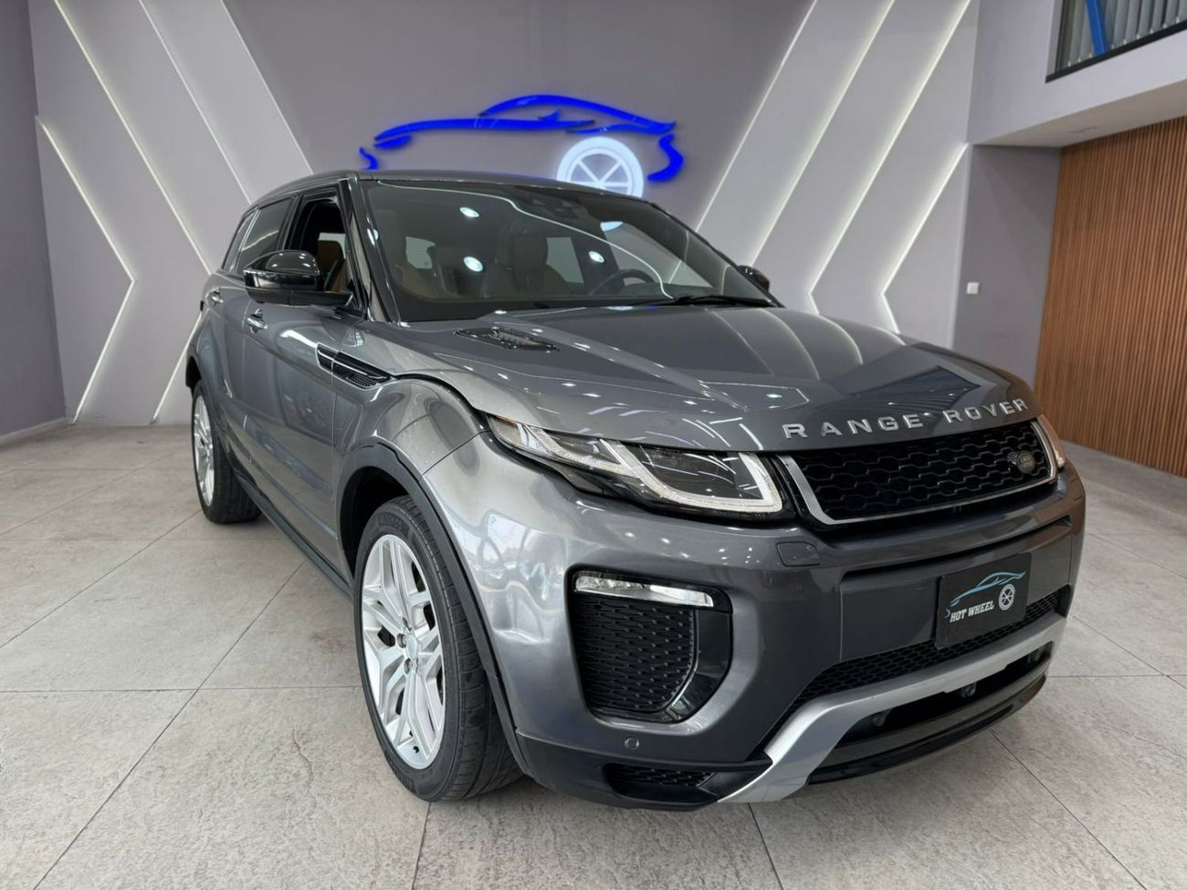 Land Rover Range Rover Evoque Dynamic 2.0L (5 Door) Dynamic Plus | GCC