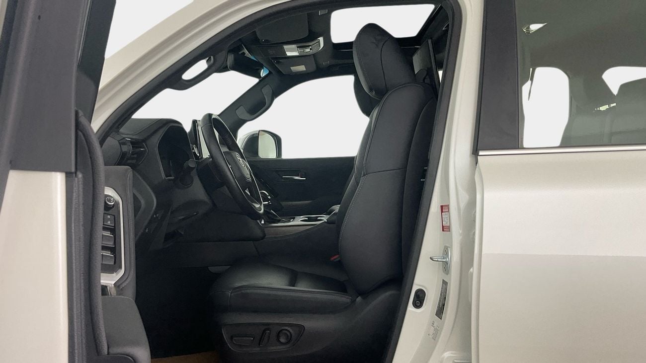 تويوتا لاند كروزر VXR | upto AED 20,000 Ramadan Discount | شامل الضمان | 0 ﺪﻔﻋﺓ ﺃﻮﻟﻯ