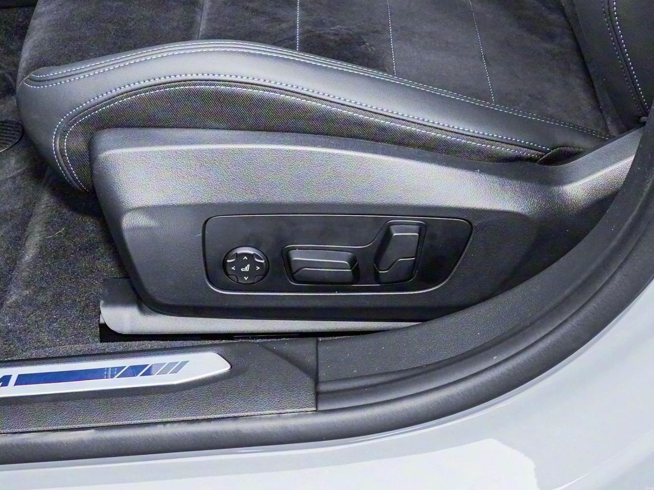 BMW 225L Bmw 225L / Chinese / black / 0km / 227hp