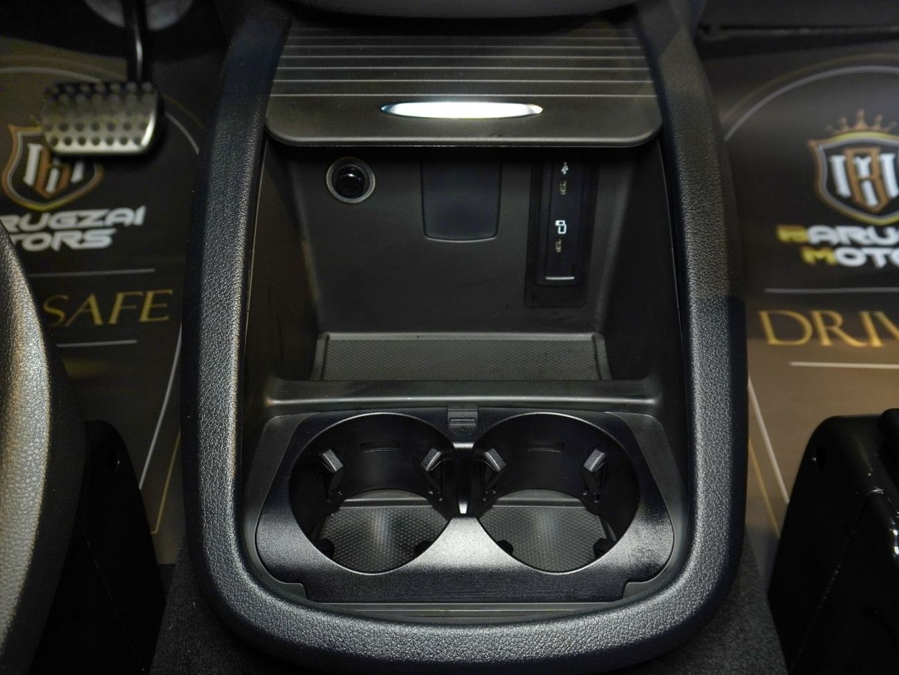 Mercedes-Benz V 220 4,990PM I BRAND NEW I MERCEDES-BENZ I V-CLASS V220 EXTRA LONG I AVANTGARDE I  with agency warranty &