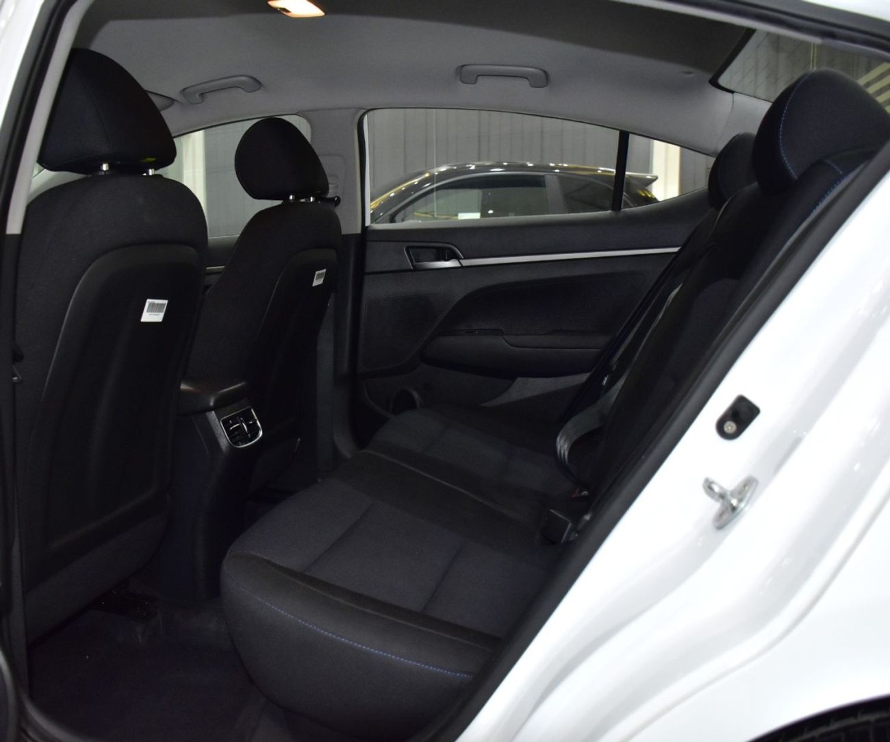 هيونداي إلانترا EXCELLENT DEAL for our Hyundai Elantra ( 2017 Model ) in White Color GCC Specs