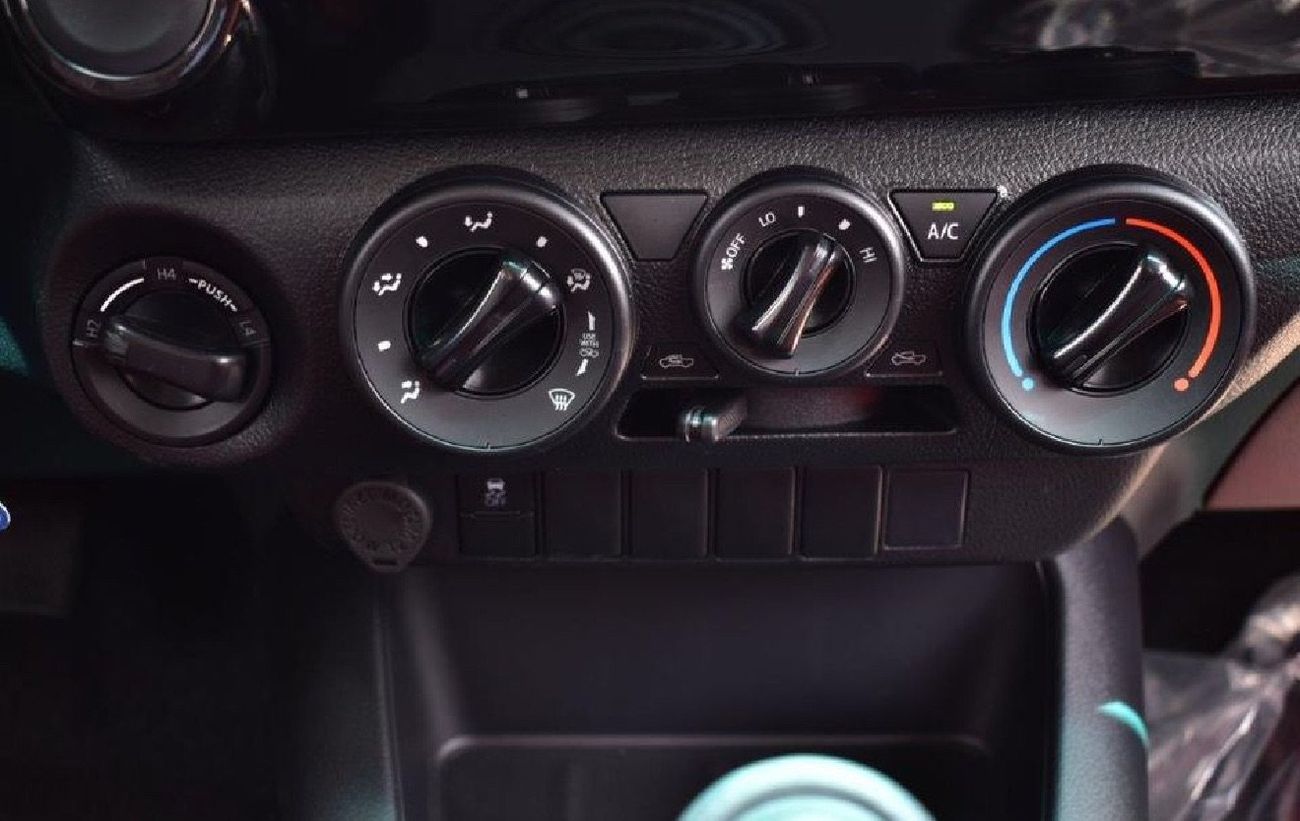 تويوتا هيلوكس 2025 DOUBLE CAB PICKUP DLX-G 2.4L DIESEL 4WD 6-SEATER MANUAL TRANSMISSION