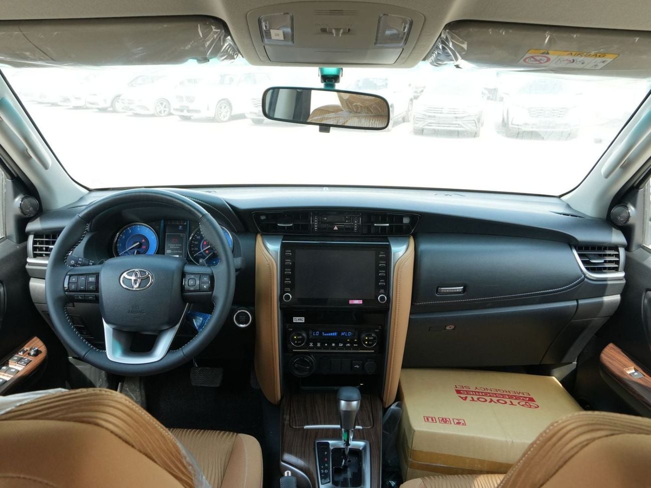Toyota Fortuner 2026 TOYOTA FORTUNER 2.7L PETROL AT 4WD GCC BRAND NEW 0KM