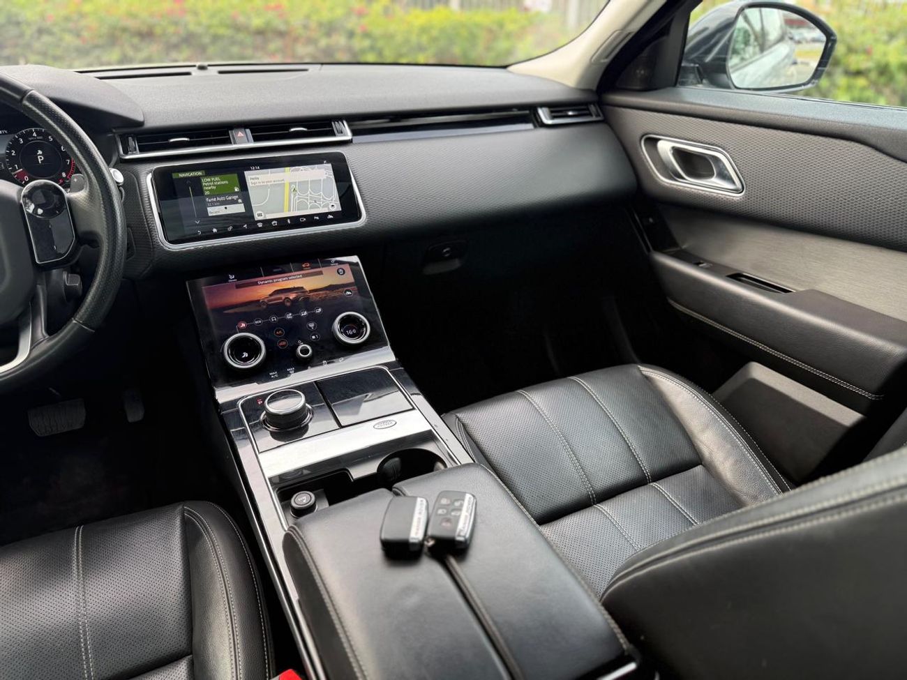 Land Rover Range Rover Velar P250 S 2.0L Petrol RANG ROVER VELAR S 2019 GCC 2.0L FULL SERVICE HISTORY