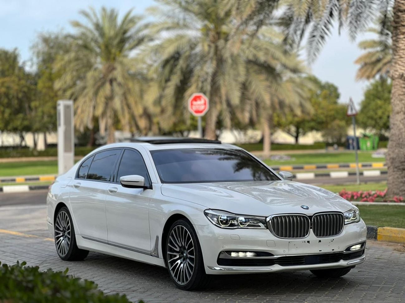 BMW 740Li Executive 3.0L (322 HP)