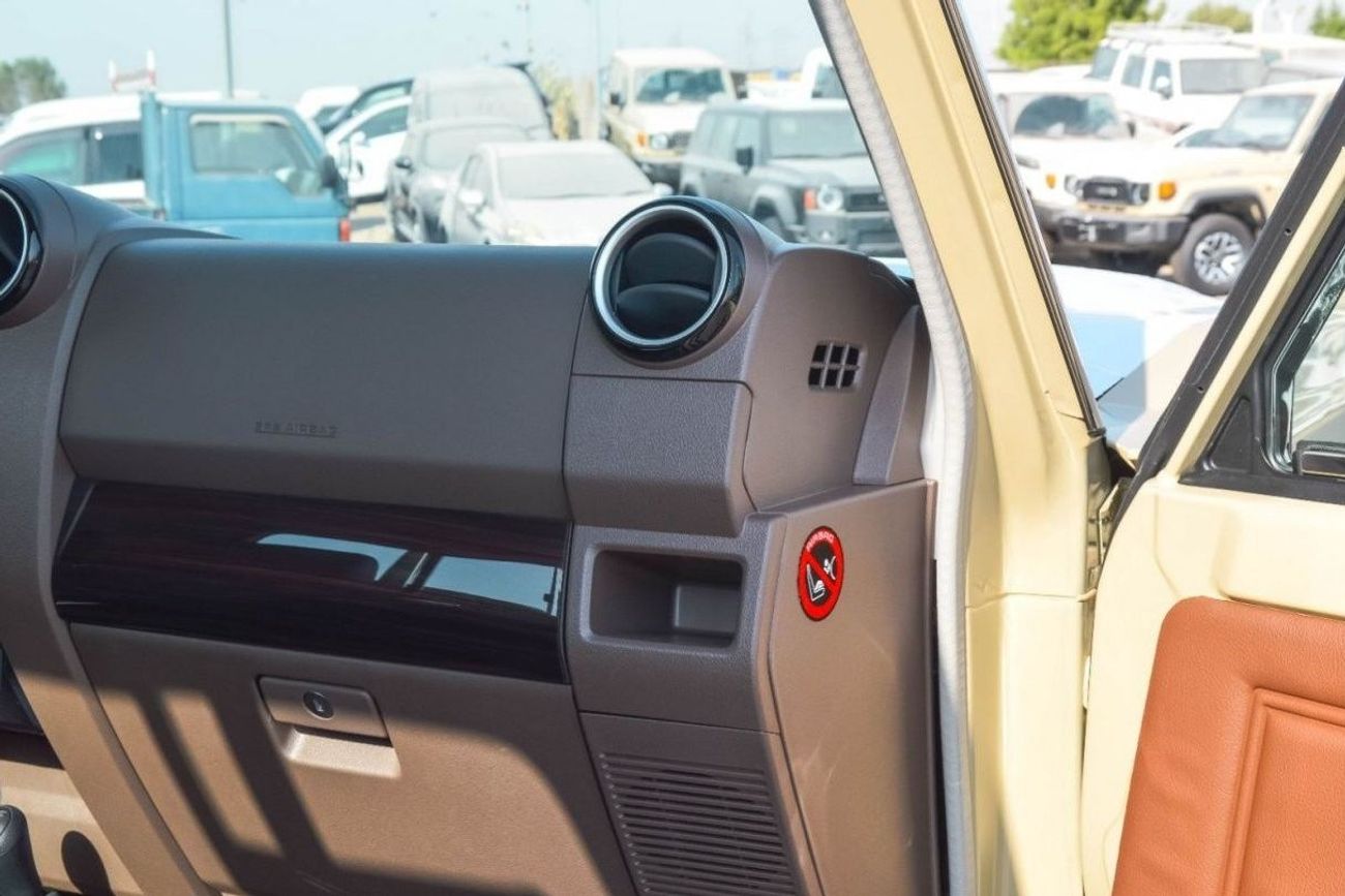 Toyota Land Cruiser Pick Up TOYOTA LAND CRUISER 79 4.0L 4WD PETROL PICKUP 2024