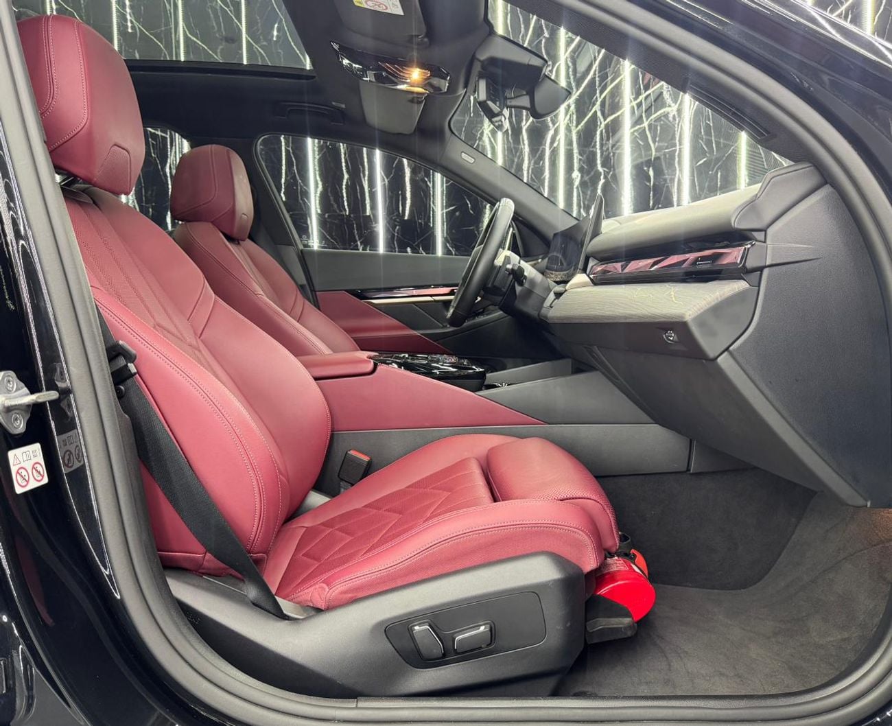 بي أم دبليو 520i 2.0 L, 8 Speed , RWD