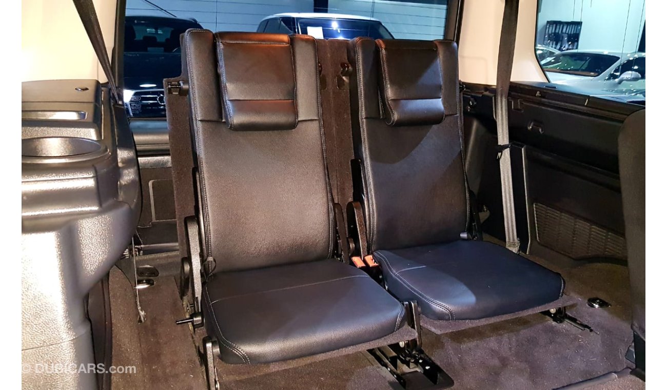 Land Rover Discovery Warranty, Full History, GCC, Low Kms