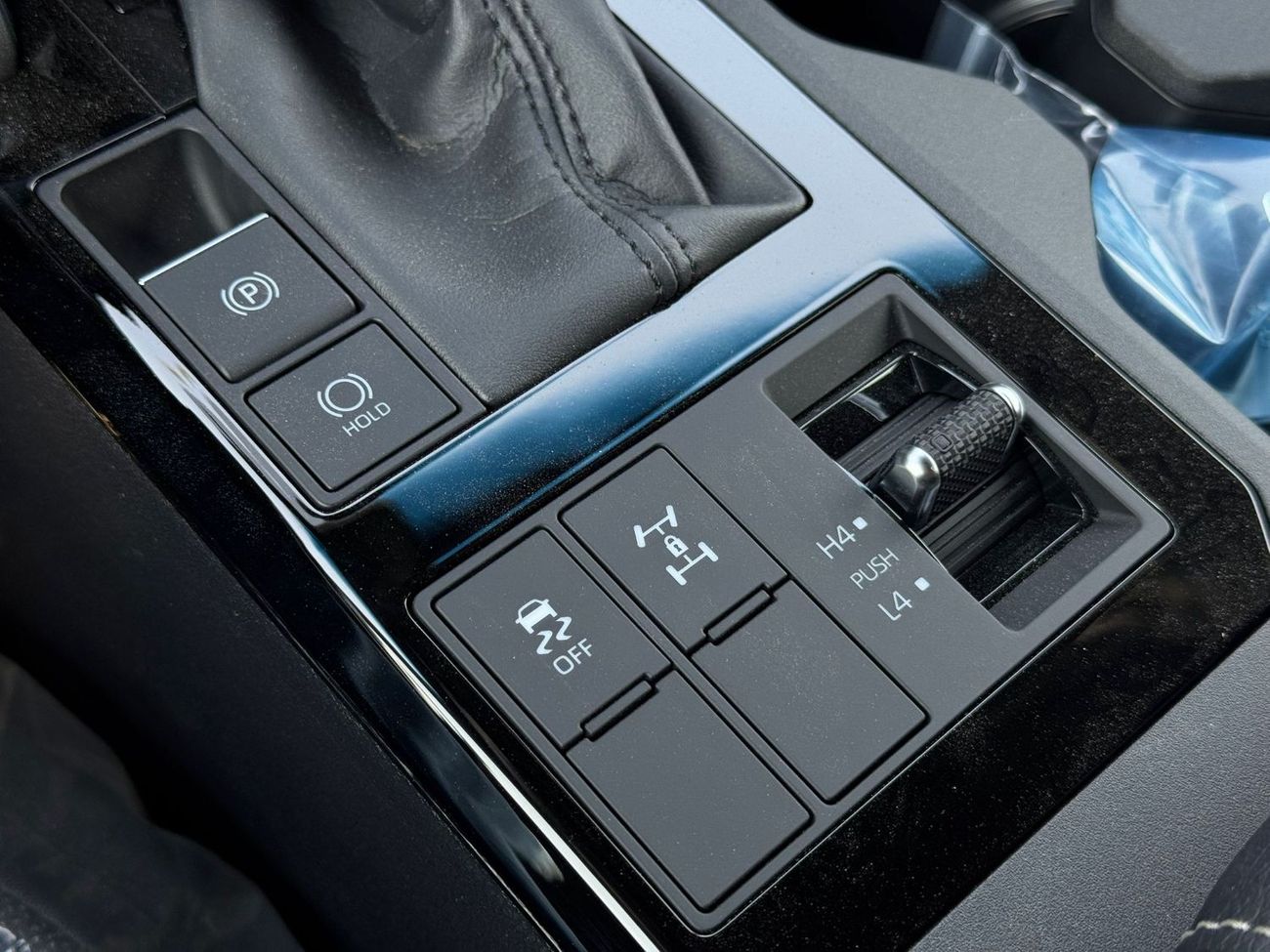 Toyota Prado TOYOTA PRADO 2024 2.8L 2024 GCC BASIC DIESEL