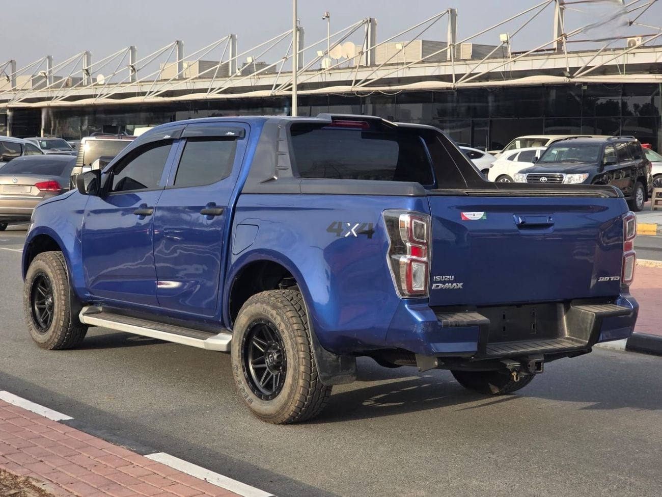 إيسوزو D ماكس -